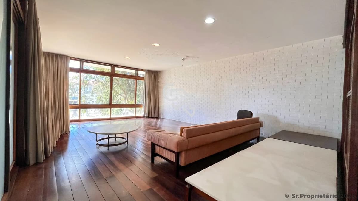 Casa, 4 Quartos, 1 Suite, 8 Vagas