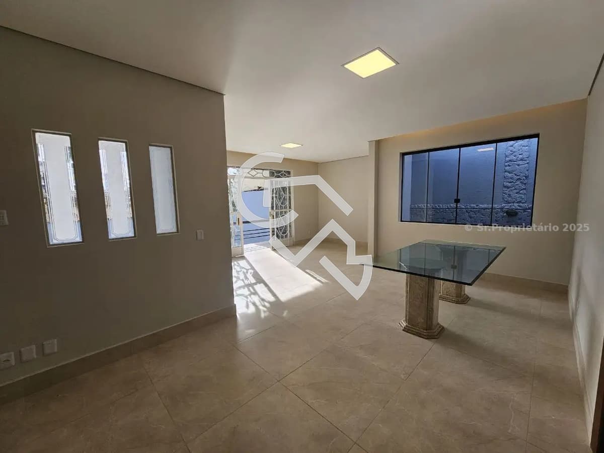 Casa, 3 Quartos, 2 Suítes, 4 Vagas